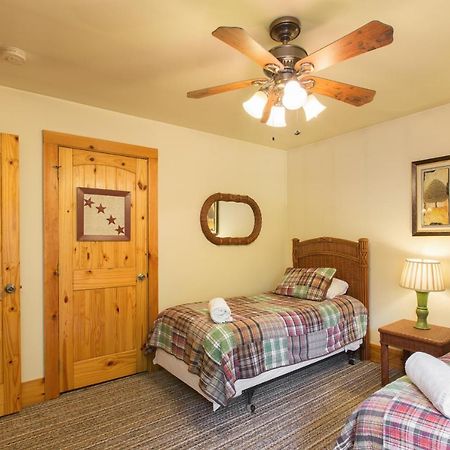 Rooster Ridge Villa Хендерсънвил Екстериор снимка